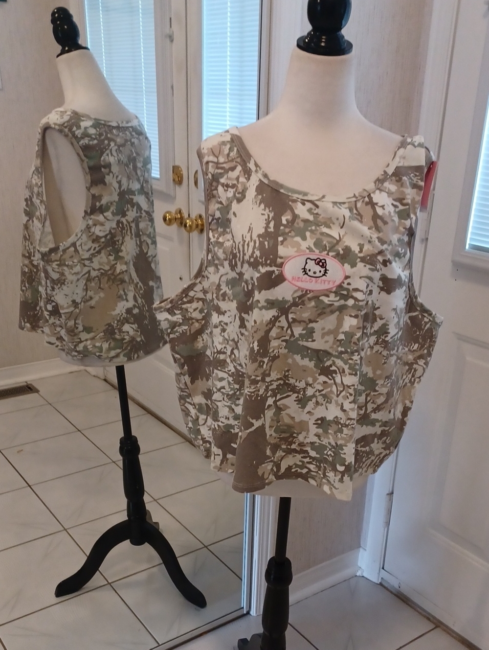4/$60 New Hello Kitty Camouflage Tank Top - Size 3X